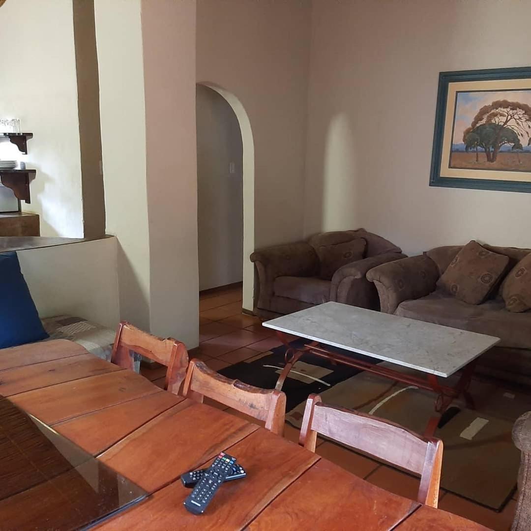 Gallery Inn Bela-Bela Ngoại thất bức ảnh